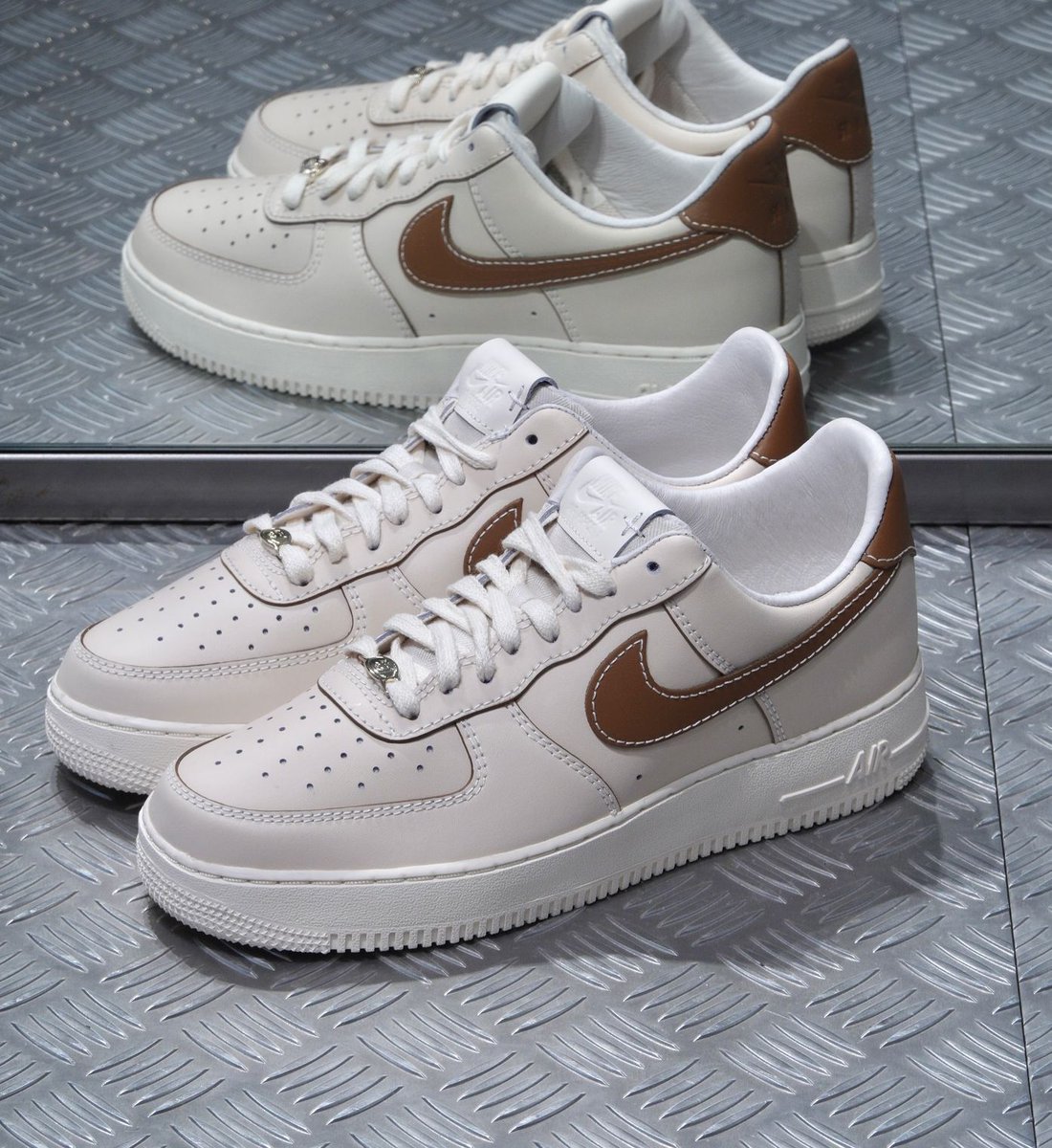 SneakerShouts's tweet image. TOP DEAL: 40% OFF the Nike Air Force 1 Low "Pearl White"
BUY HERE: buff.ly/HJkYfn9