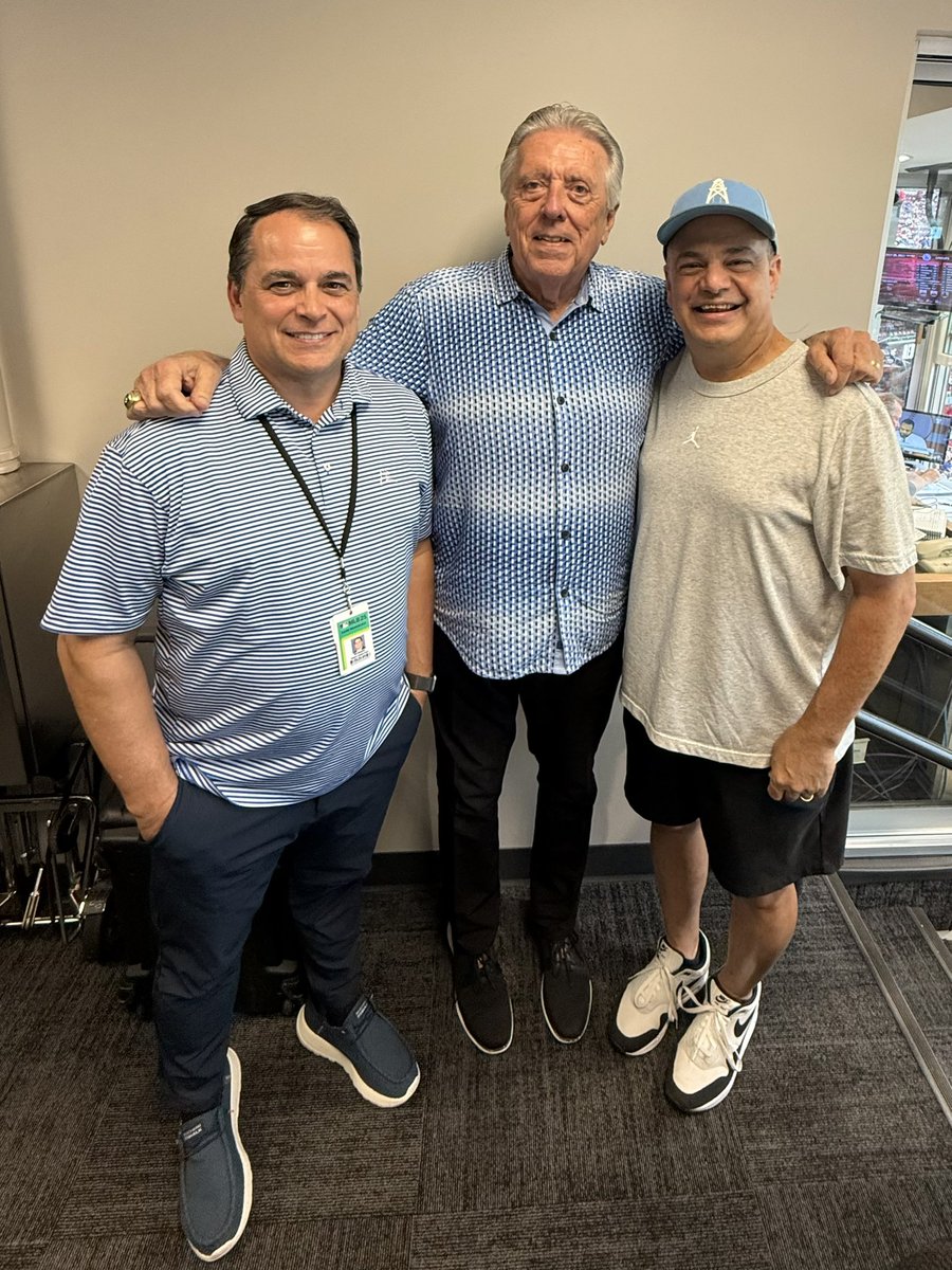 Great to connect pregame in Cincy tonight with friends and Dodger play-by-play voices <a href="/Joe_Davis/">Joe Davis</a> and <a href="/TimNeverett/">Tim Neverett</a> as well as having the honor of meeting Dodger legend Rick Monday!