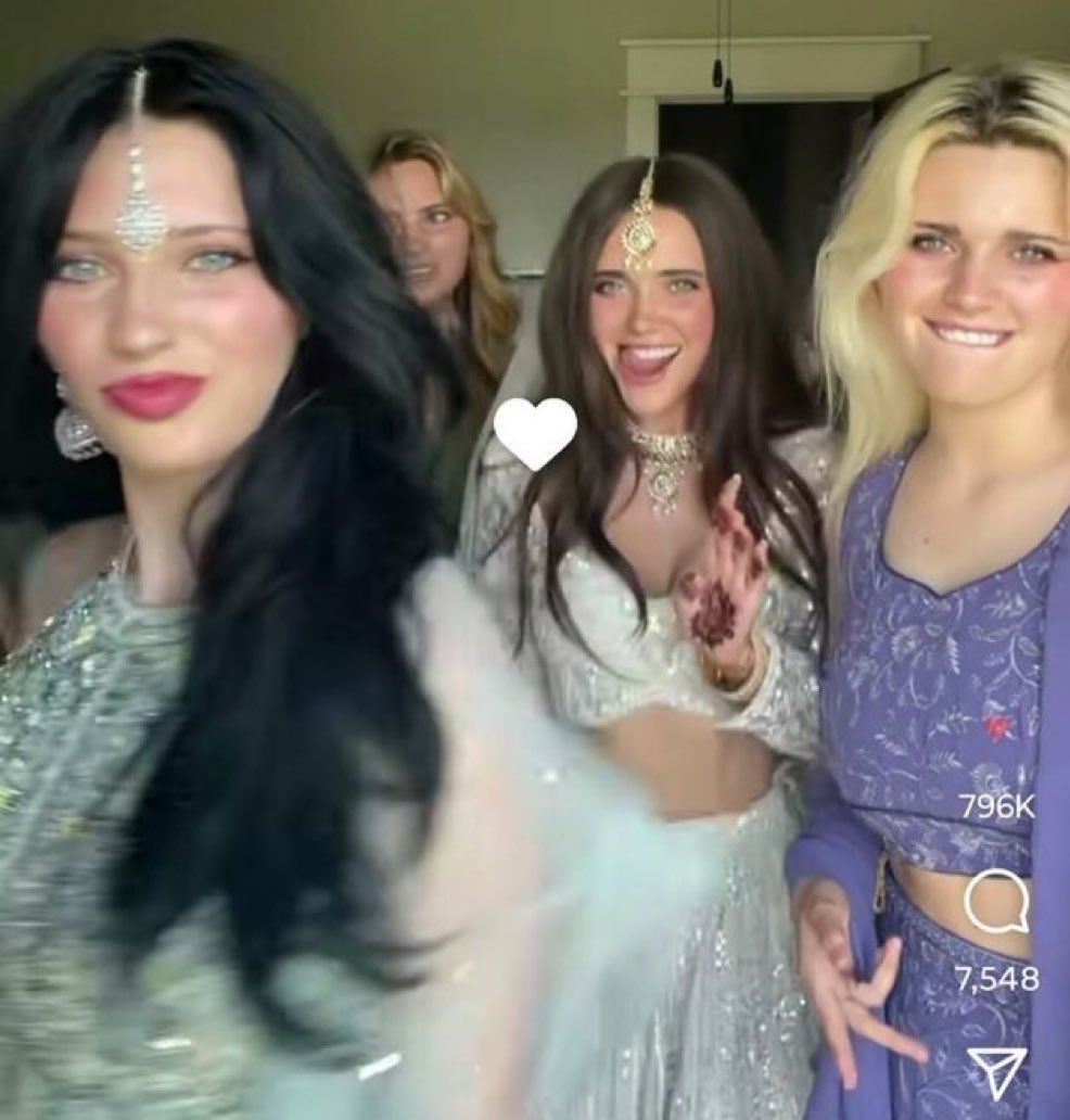 friendlygeo's tweet image. White people do it better. Time to kneel and let them rule again~