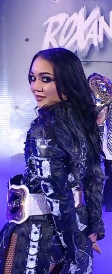That stare can get you to do just about anything...

A face to die for...