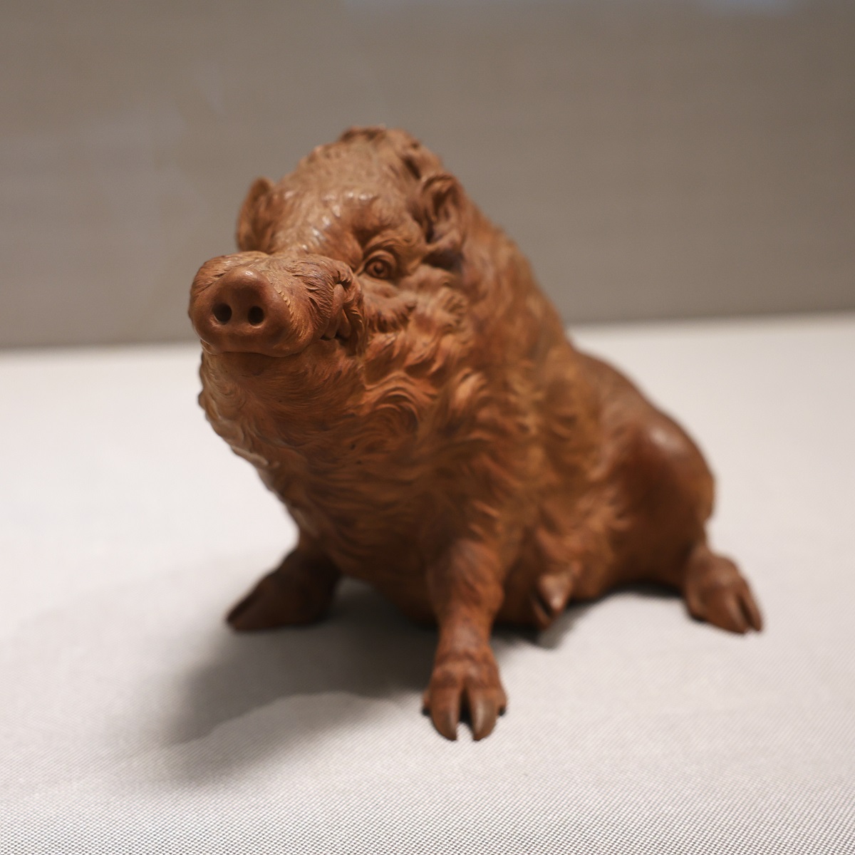 本館18室では日本近代彫刻の礎を築いた高村光雲と石川光明の彫刻を展示