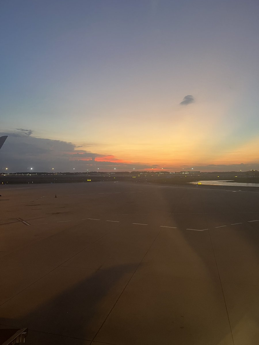 Even after all the delays I’m still sad to be leaving Florida, #GCX2025 was such a fun time talking to everyone, I wish I got more pics with people but there wasn’t a single person I wasn’t happy to chat with, here’s to a good year and hopefully an even better #GCX2026 🥺🫡