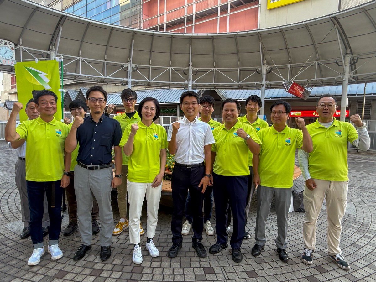 keemiki's tweet image. 今朝は吉平さんと7区メンバーで西宮北口の各改札で挨拶からの活動開始です。
#よしひら敏孝
#三木けえ