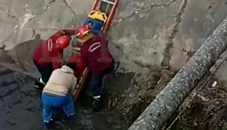news_digitales's tweet image. Arrojó a su pareja a un canal tras golpearla brutalmente - NewsDigitales ebx.sh/J8AHv4