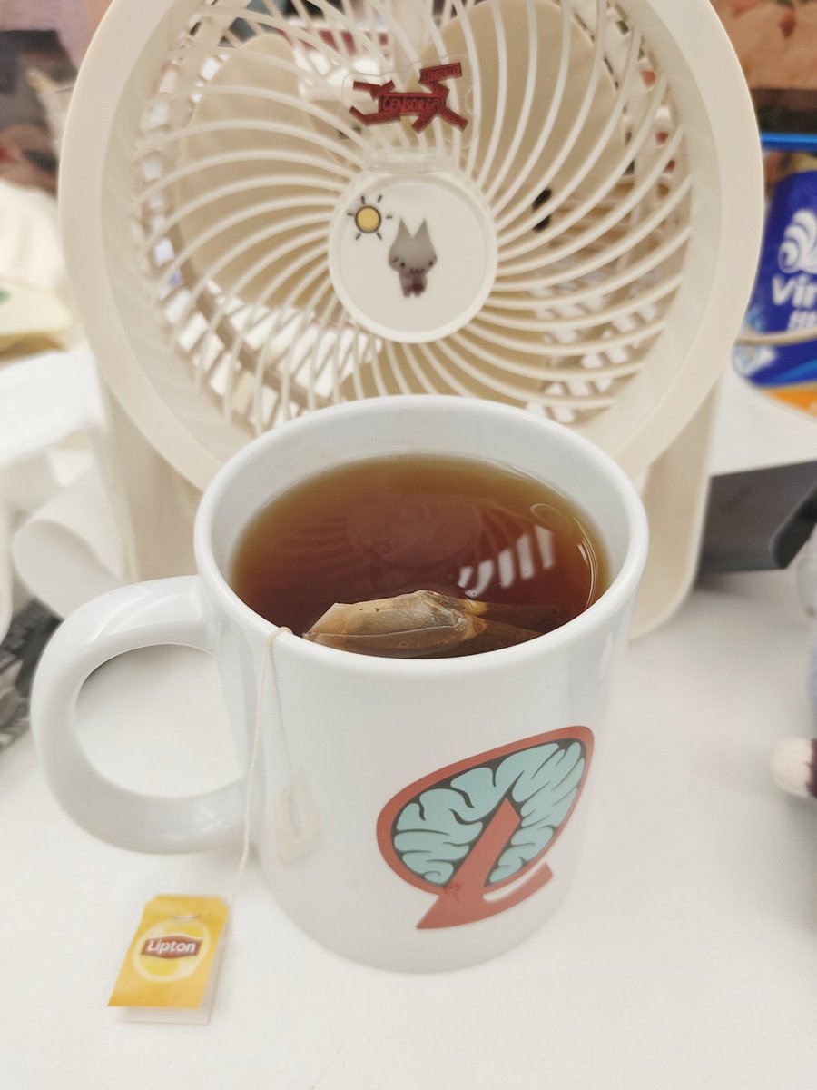 orisnest's tweet image. that day Binah gave me this black tea bag
so now Hod uses Chesed's mug to drink Binah's tea with a 【CENSORED】