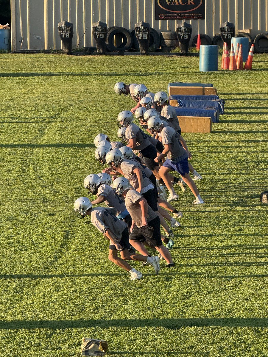 ScottK_86's tweet photo. Day 1, No Pads, down. Canβt wait for pads on Saturday!!! #workwillpayoff
#BSHKnights https://t.co/YsjI6EIACB