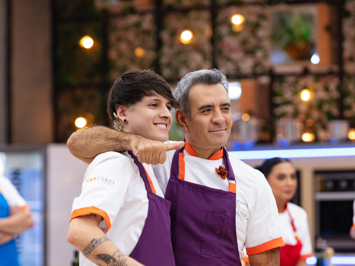 bygnabsirhc's tweet image. Hablemos de que el moradito le da suerte 💜
#TopChefVIP4 #TeamChris