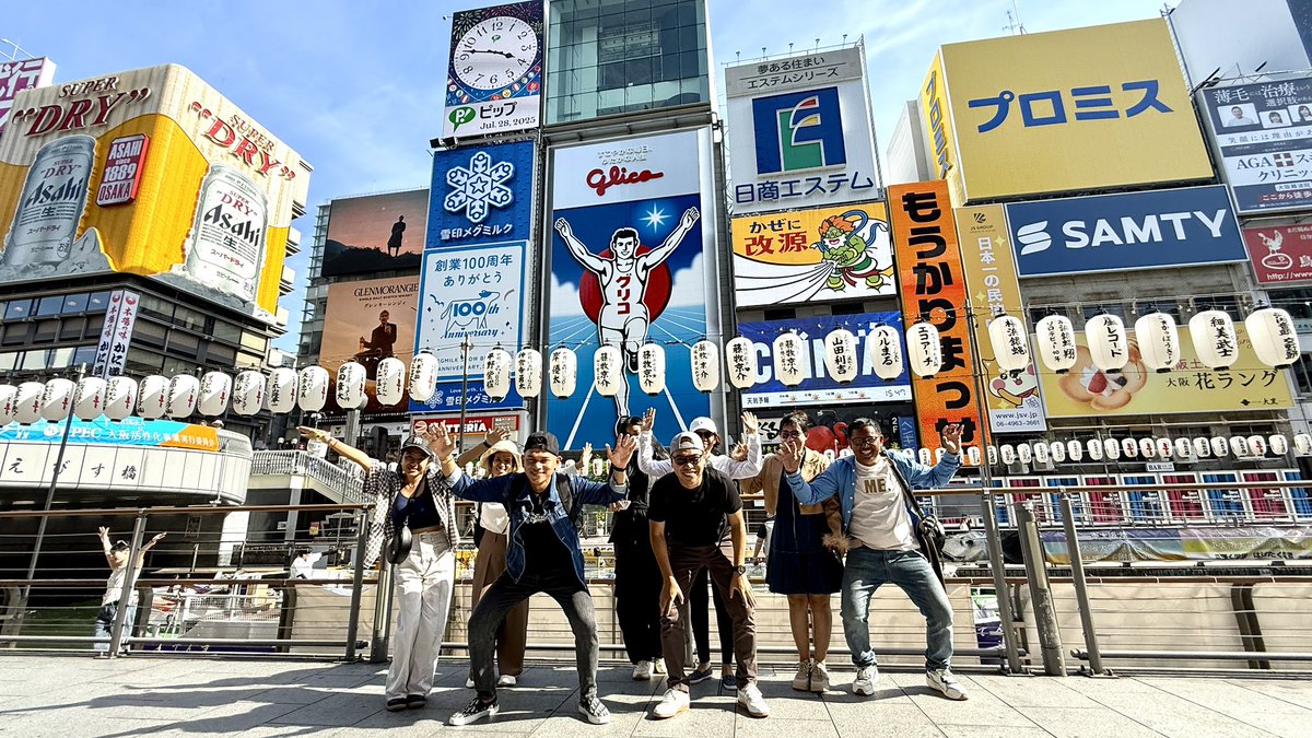 krormatours's tweet photo. 【クロマーツアーズ社員旅行　1日目】
今年度は大阪万博開催中と言うこともあり、大阪旅行。
初日は取引先訪問、大阪城、道頓堀、通天閣と食べ歩き旅。

日本、思っていたより暑いと言うのがみんなの感想。 https://t.co/AEAHHy5BCJ