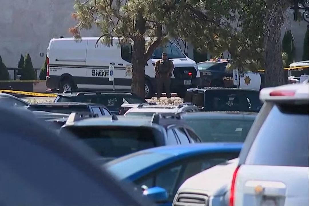 DDNewslive's tweet image. A gunman armed with a pistol opened fire outside a casino in Reno, #Nevada, killing three people and critically wounding two others before he was shot and badly wounded by police, authorities said.