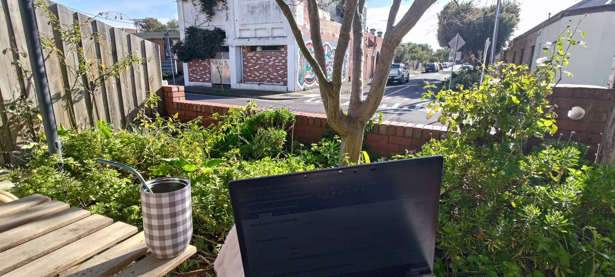 achingkneejoint's tweet image. office 4 today