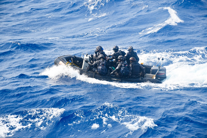 IN_EasternFleet's tweet image. “It's not the will to win that matters- everyone has that. It's the will to prepare to win that matters.”
- Paul Bryant
The navy trains novices until they get it right; The navy trains professionals until they can’t get it wrong. We prepare to perform under pressure - anytime,…