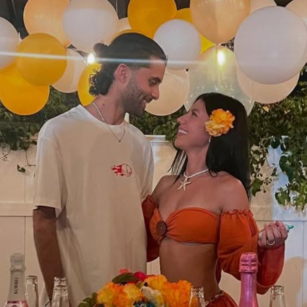 Cuándo las miradas hablan, las palabras sobran 🤍

P.s. Que hermoso es verte tan feliz mi chiquito 🌼🏵