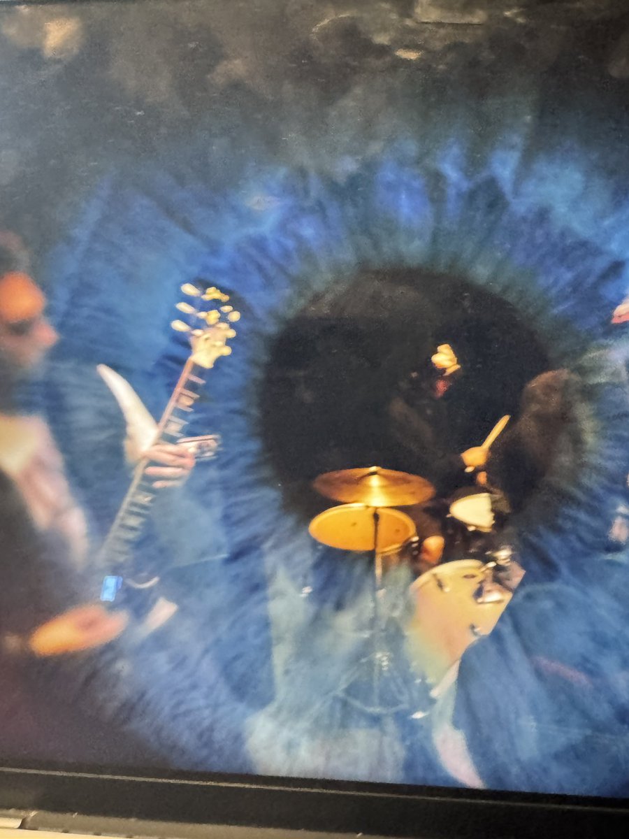 #EXCLUSIVE | Waterparks has been DMing fans stills from the RED GUITAR music video supposedly out later this week. 👀