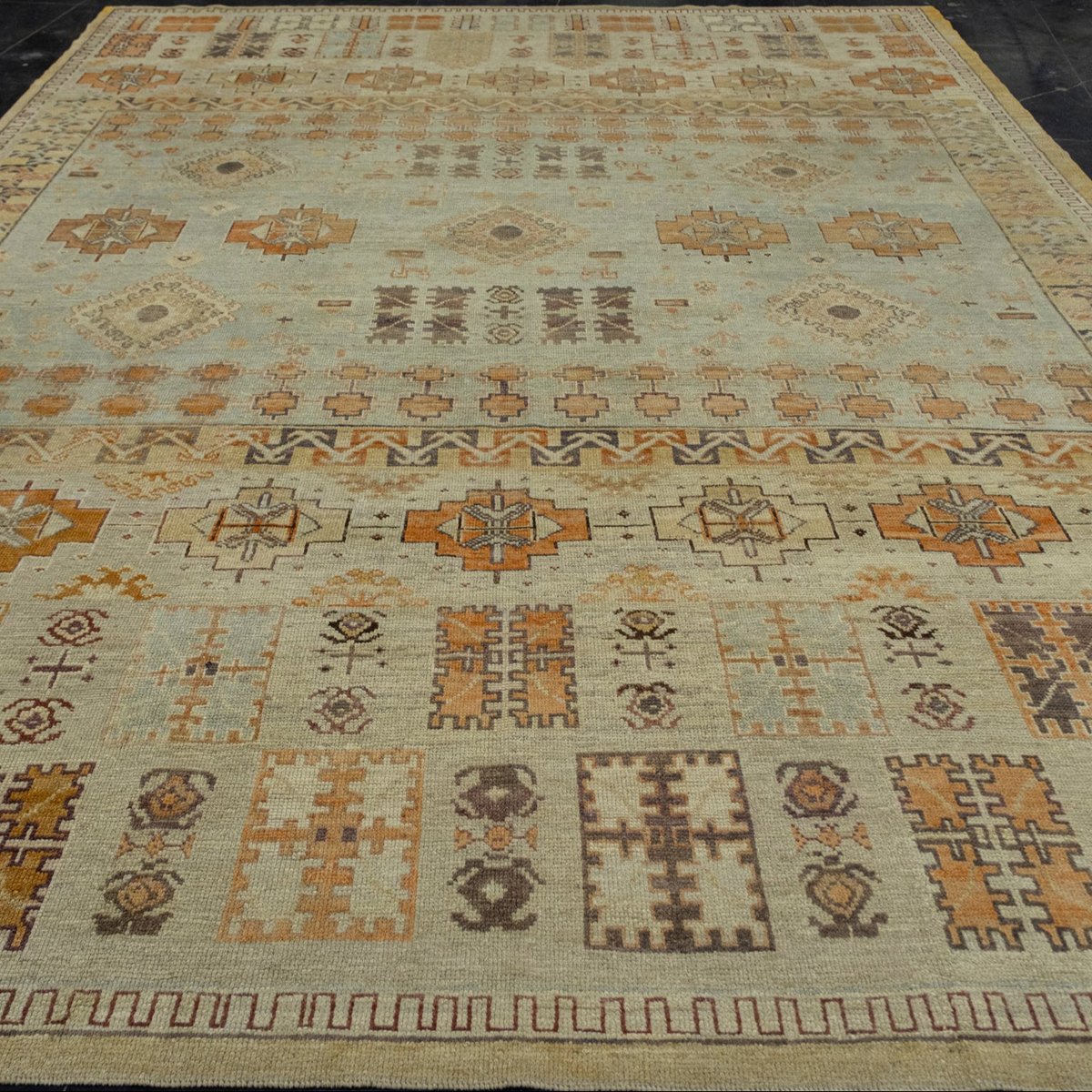 turkishrugco's tweet image. Geometric charm in rust and sky blue—bold yet balanced. This 10'5" x 14'1" Turkish Oushak brings character to any room. #GoldCoastChicago #ChicagoDesigners #NorthShoreDesign #ChicagoLuxuryHomese #OushakRug #LakeviewDesign #ChicagoStyleInteriors #ChicagoHomeDecor #OrientalRugs