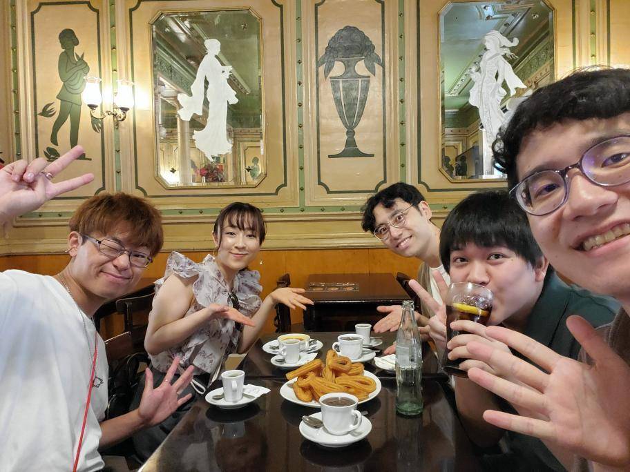 JCA_from1948's tweet image. #WYC2025 リアルタイムレポート
バルセロナでの自由行動😆サンタ・エウラリア大聖堂やブケリア市場を巡ったそう❣️楽しんでますね🎵
ワールド・ユース・クワイア
worldyouthchoir.org