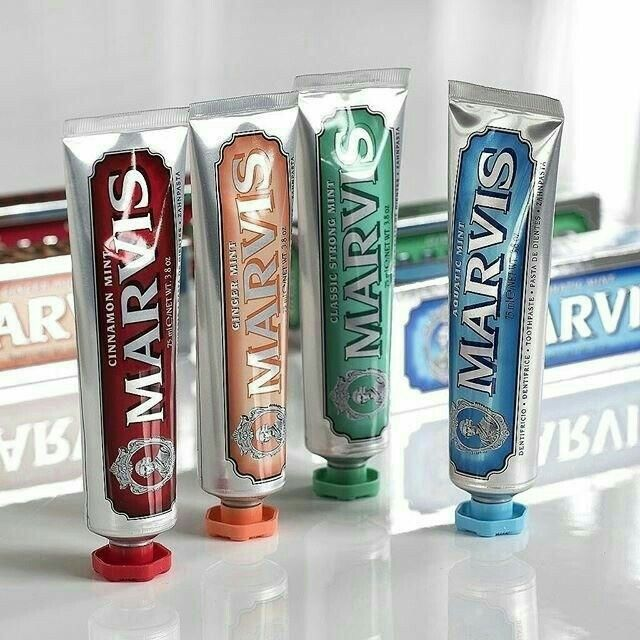 perfumemonk's tweet image. Once you start using MARVIS... you'll never go back to Colgate or any other brand. Here's why:
🦷 1. Luxury in a Tube:
Marvis isn't just toothpaste — it's a statement. With its retro-metal tube and high-end Italian formulation, it feels like brushing with luxury.
🌿 2. Unique…