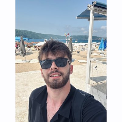rebelliouss00's tweet photo. #YeniProfilResmi https://t.co/rR0RKbu6kA