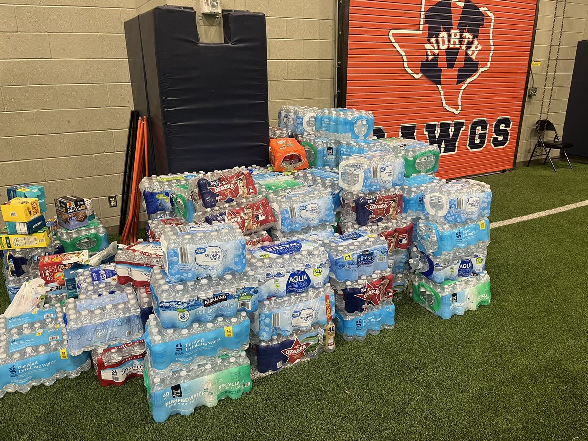 Shoutout to our awesome Bulldog community for helping the boys stay hydrated through Fall Camp!

Go Dawgs!!!