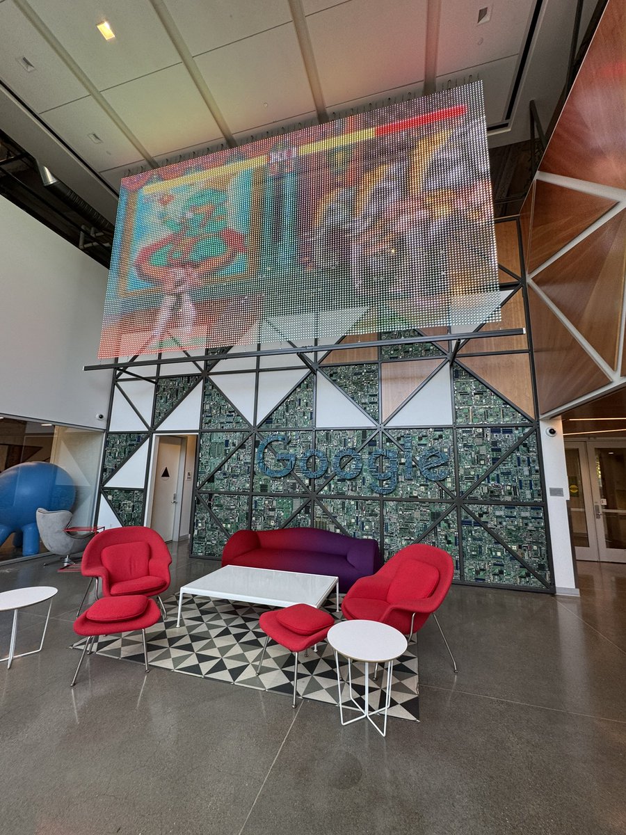 SmithaKolan's tweet image. At the Google Sunnyvale campus this week! 🤗