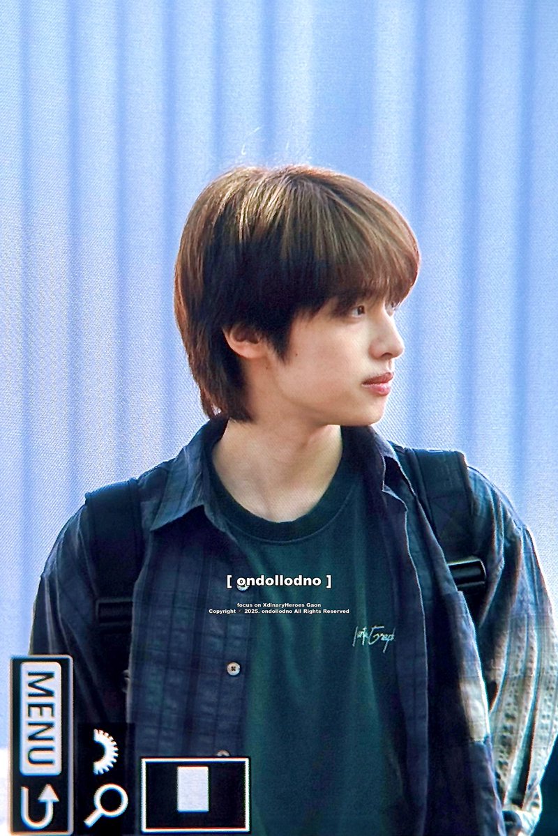 gaonpost's tweet image. have a safe flight to chicago for lollapalooza