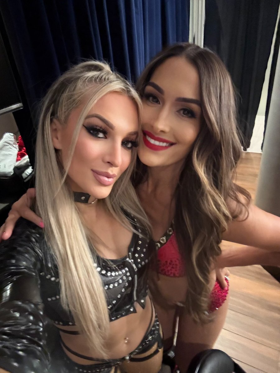 bella army forever ♾️❤️‍🔥 #FEARLESS <a href="/NikkiAndBrie/">Nikki & Brie</a> 🫶🏼‼️