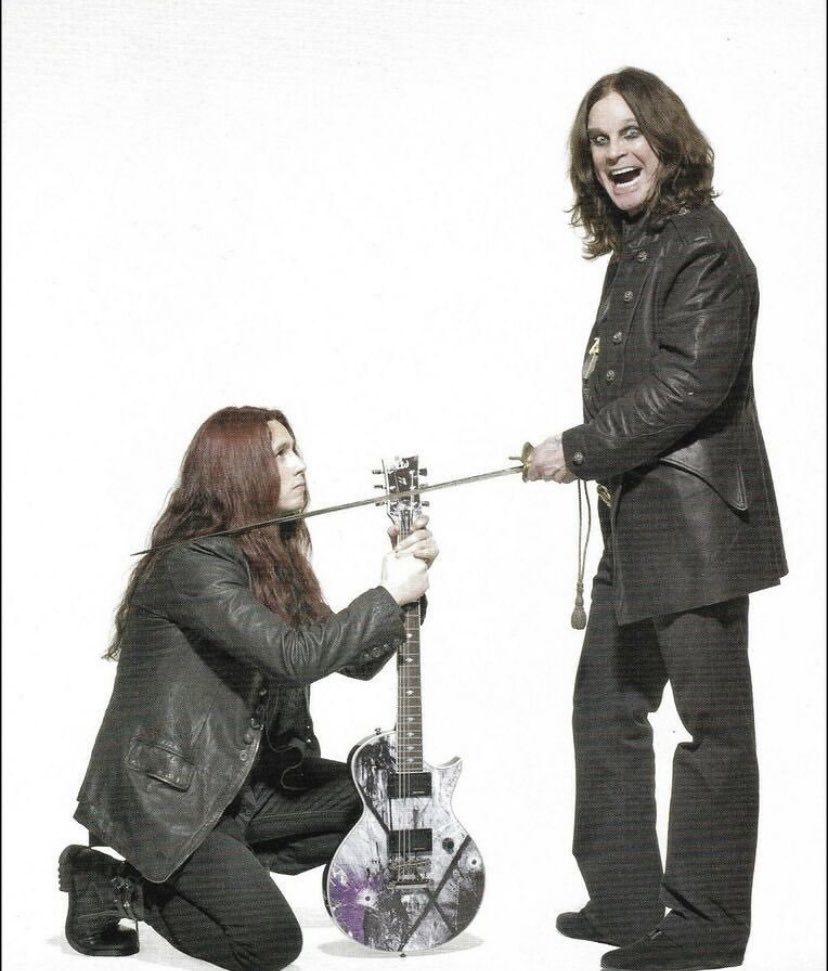 IK5METAL's tweet image. オジーオズボーン写真展
・スラッシュ、ロンウッド、オジー、ジェフベック
・オラつく若いセバスチャンバックとオジー
・オジー第5のギタリスト?ガスG
・サイケな椅子がステキなブラックサバス