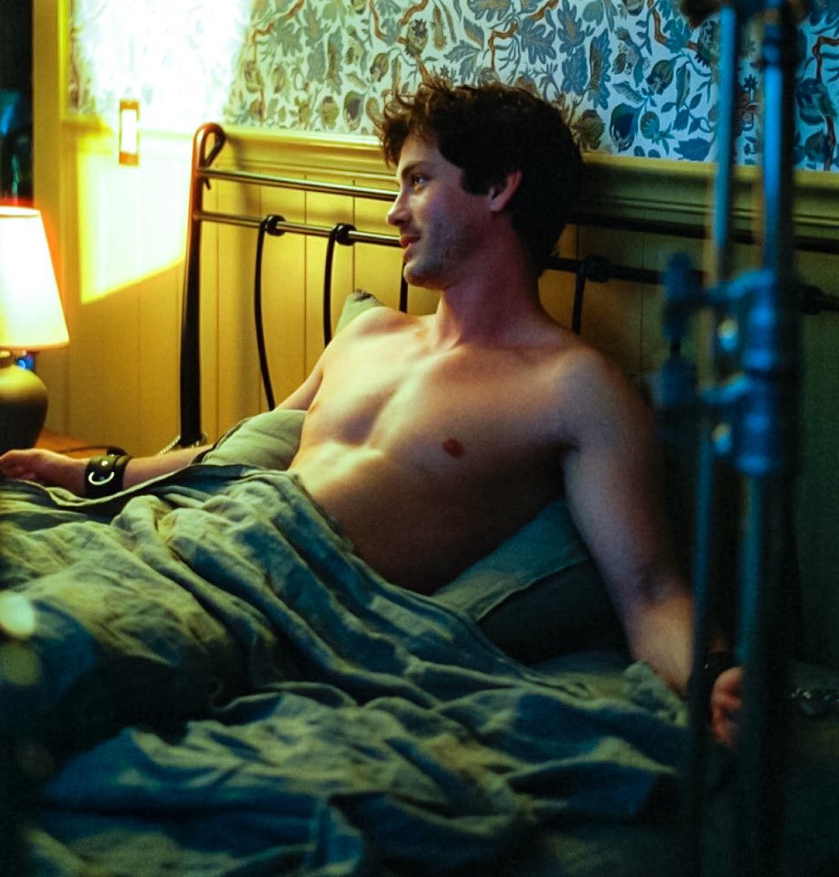 i watched oh, hi! (2025) for the plot. the plot was logan lerman tied up,  shirtless, looking like a renaissance painting