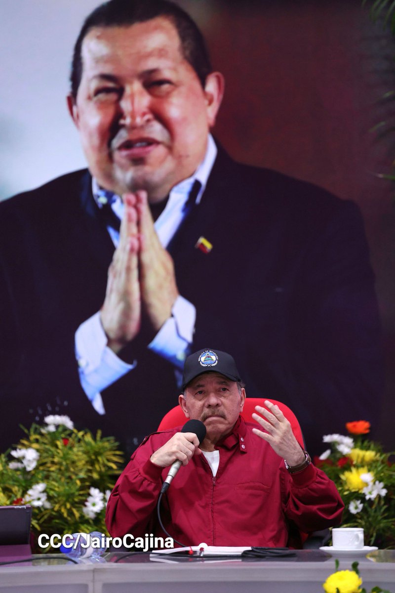 PrensaPopulr's tweet photo. 🇻🇪🇳🇮 Los Copresidentes de Nicaragua, Comandante Daniel Ortega y Compañera Rosario Murillo, encabezaron el acto conmemorativo por el 71 aniversario del natalicio del Comandante Eterno Hugo Chávez Frías, reafirmando los lazos de hermandad y lucha compartida entre las dos naciones✊ https://t.co/N8qqf5bfEn