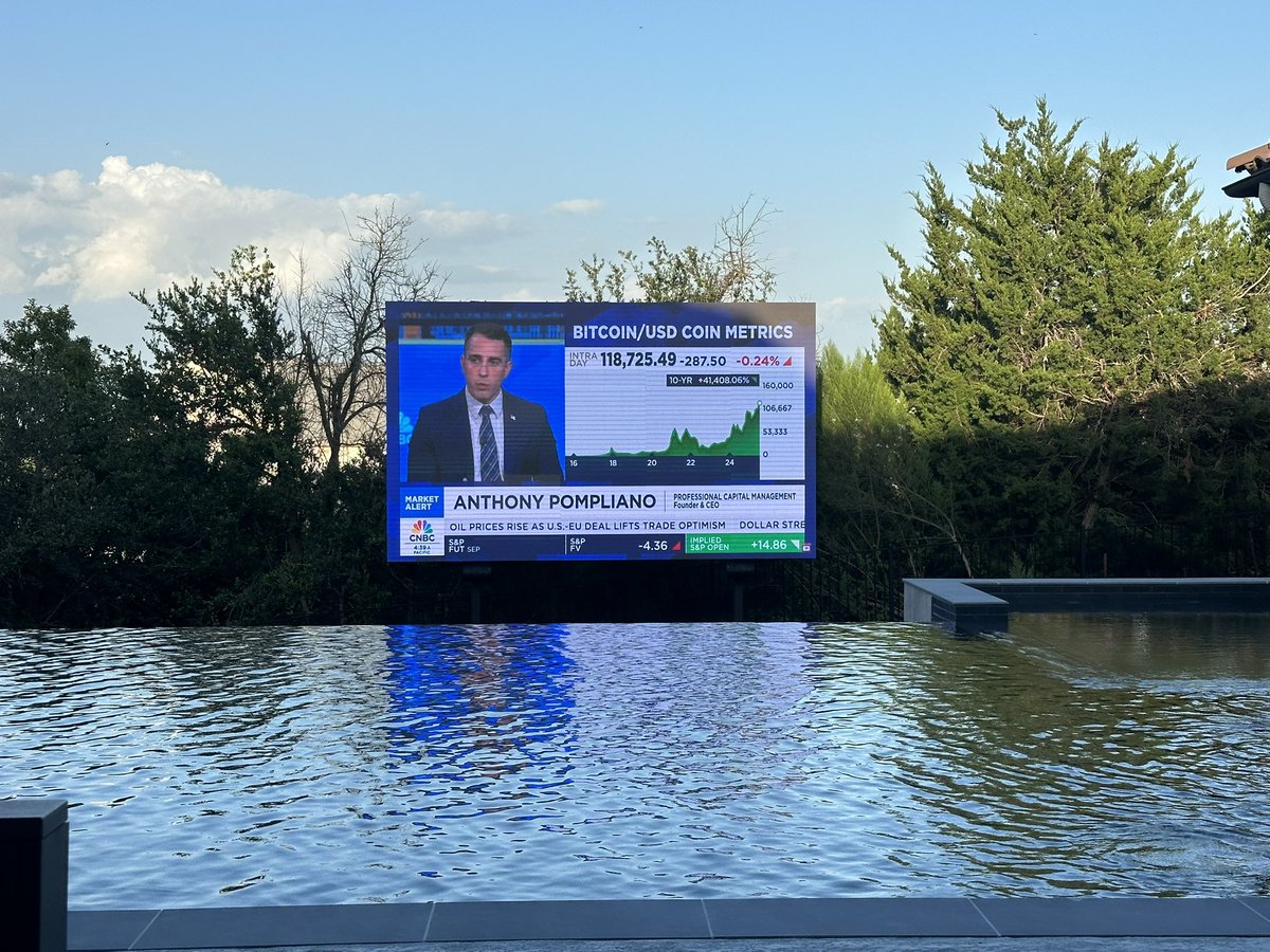 Had to install jumbo tron in the backyard so I don’t miss pomp speak and Bitcoin price.
<a href="/APompliano/">Anthony Pompliano 🌪</a>