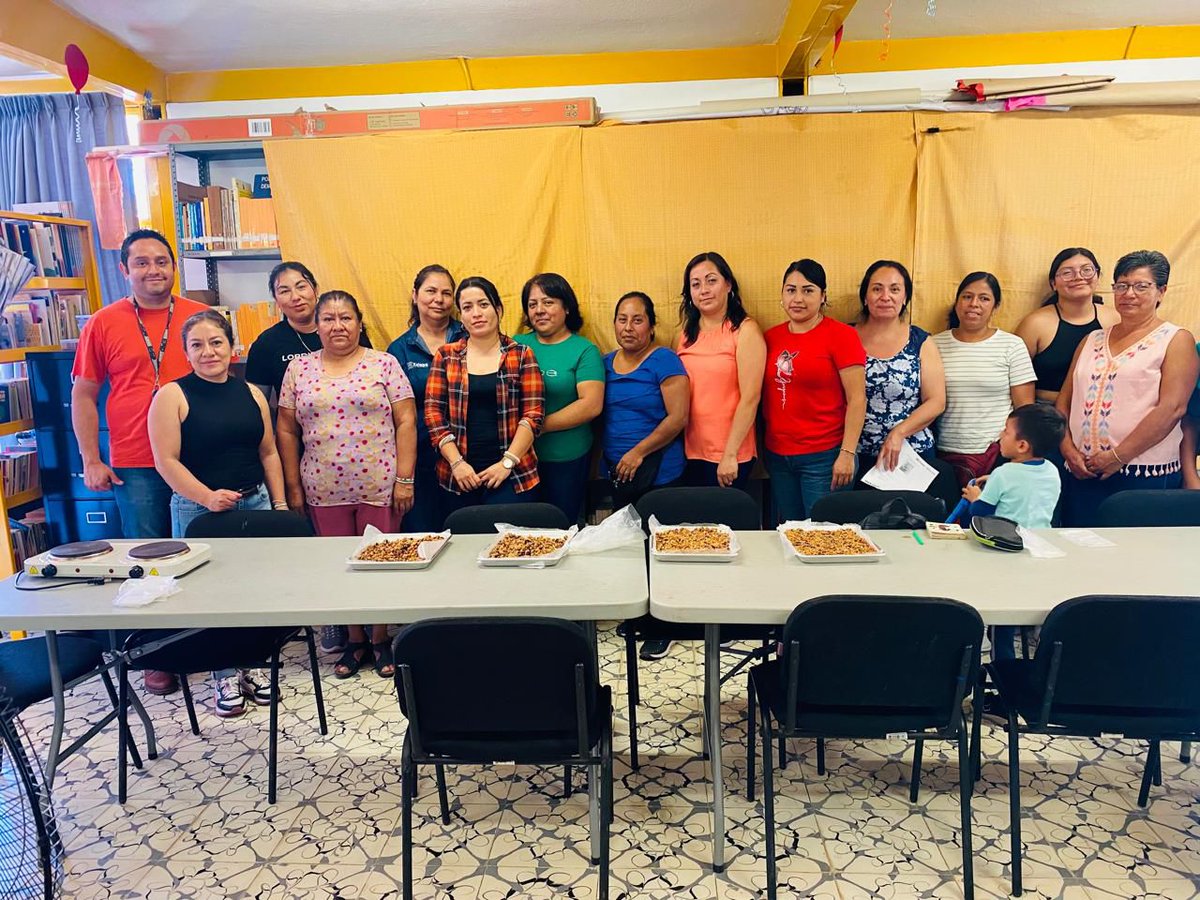 La Dirección de Educación, a través del Departamento de Educación Popular para el Trabajo, en coordinación con la Regiduría Séptima y la Dirección de Desarrollo Social, realizó el "Taller de Cocina" 👩🏻‍🍳👨🏽‍🍳, donde elaboraron granola, en el Centro Comunitario El Castillo 🏫.
