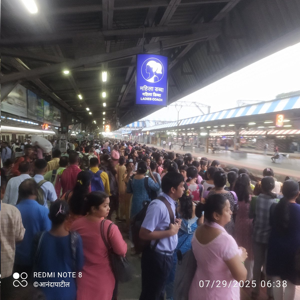 ANANDAPATIL76's tweet image. #दिवा स्थानक ते #छत्रपती शिवाजी महाराज टर्मिनस (#CSMT) थेट लोकल सेवा तातडीने सुरू करण्यात यावी.
सर्व जलद लोकल गाड्यांना दिवा स्थानकावर थांबा देण्यात यावा.
दिवा ते #पनवेल लोकल सेवा सुरू करण्यात यावी.
दिवा व #मुंब्रा स्थानक येथे #रुग्णवाहिका उपलब्ध करून देण्यात यावी.
@RailMinIndia