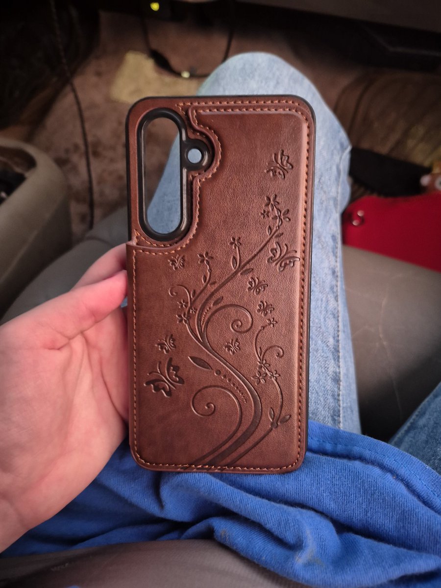problemkatic's tweet image. got my new phone. ase