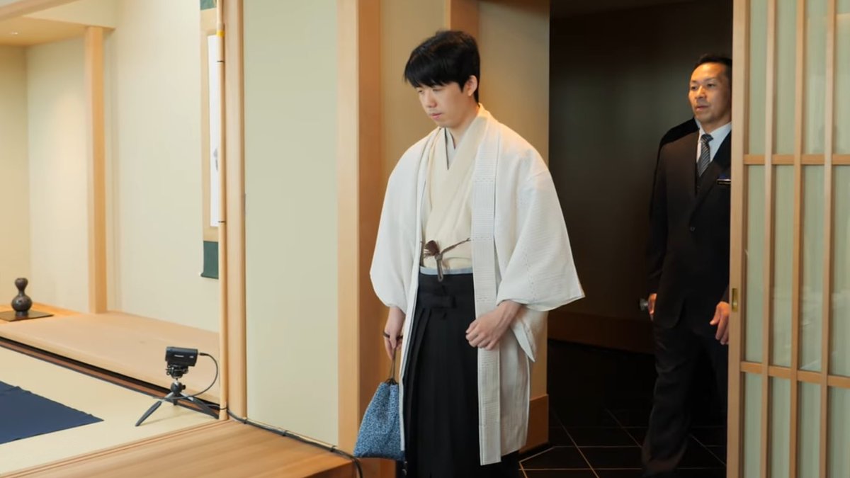 chunichishogi's tweet image. 王位戦第3局が始まりました
【初手】
永瀬拓矢九段 7六歩
藤井聡太王位 3四歩
【王位戦第3局】
youtu.be/mduFS7W4GSU?si…