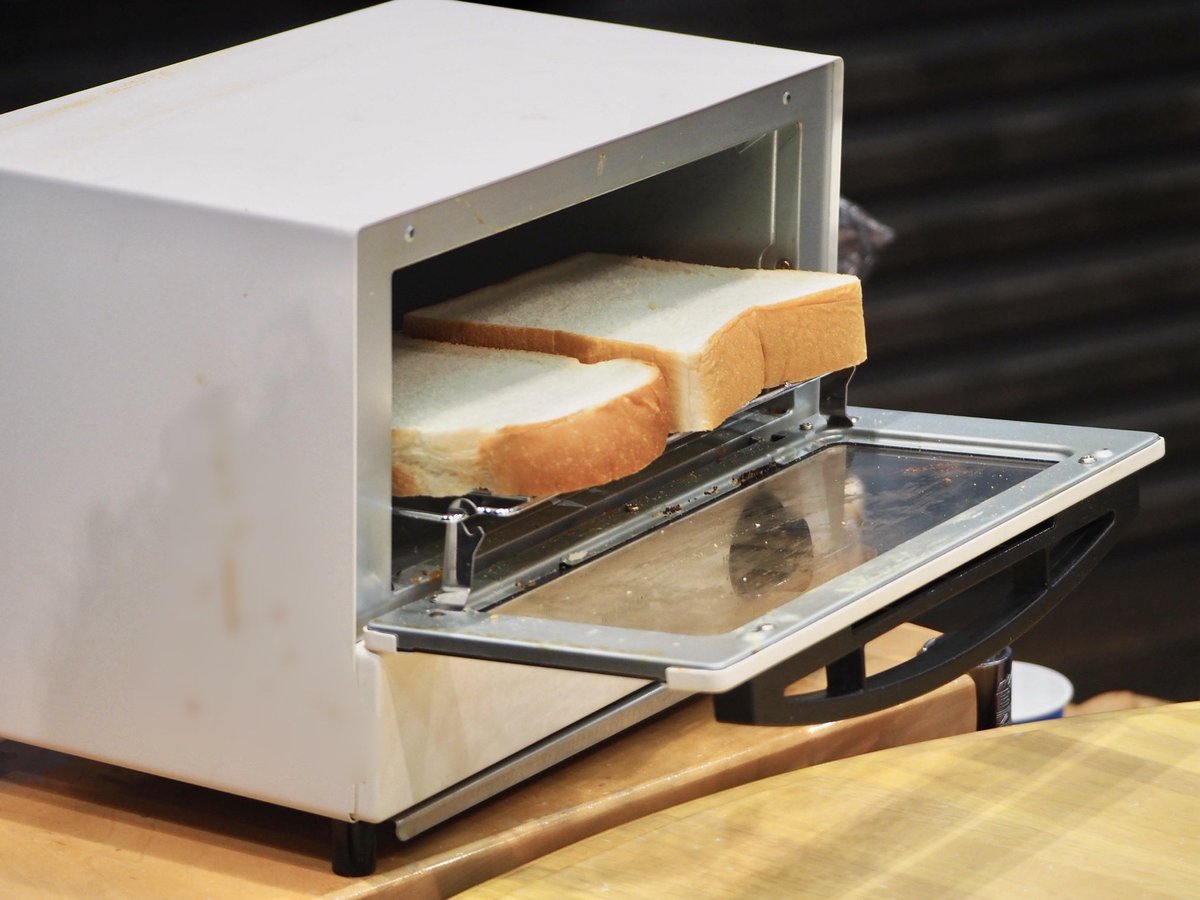 サトシにぴったんこ！
たしなみマッチング💘

おそらく日本でただ一人…！
🍞🧈バタートースト評論家🧈🍞
梶田香織さんが登場！
「バタートーストはステーキ！」😳⁉️
スタジオで焼いています💭

radiko.jp/share/?t=20250…
radikoで聴けます👂
実況は #ふらっと954 📝