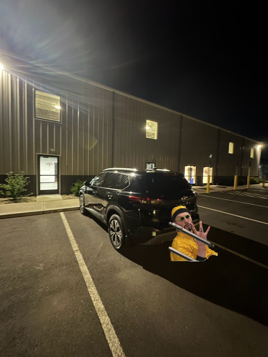 TechGuyAndrew's tweet image. Well .. it was a solid night of work til I locked myself out of my car while packing up 

At least it’s only a 3hr drive home once AAA get here 🥲