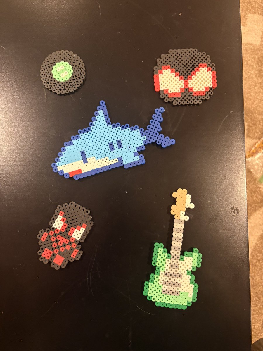 Obsessedbutch's tweet image. spend the day watching a movie than made crafts life is awesome ‼️‼️