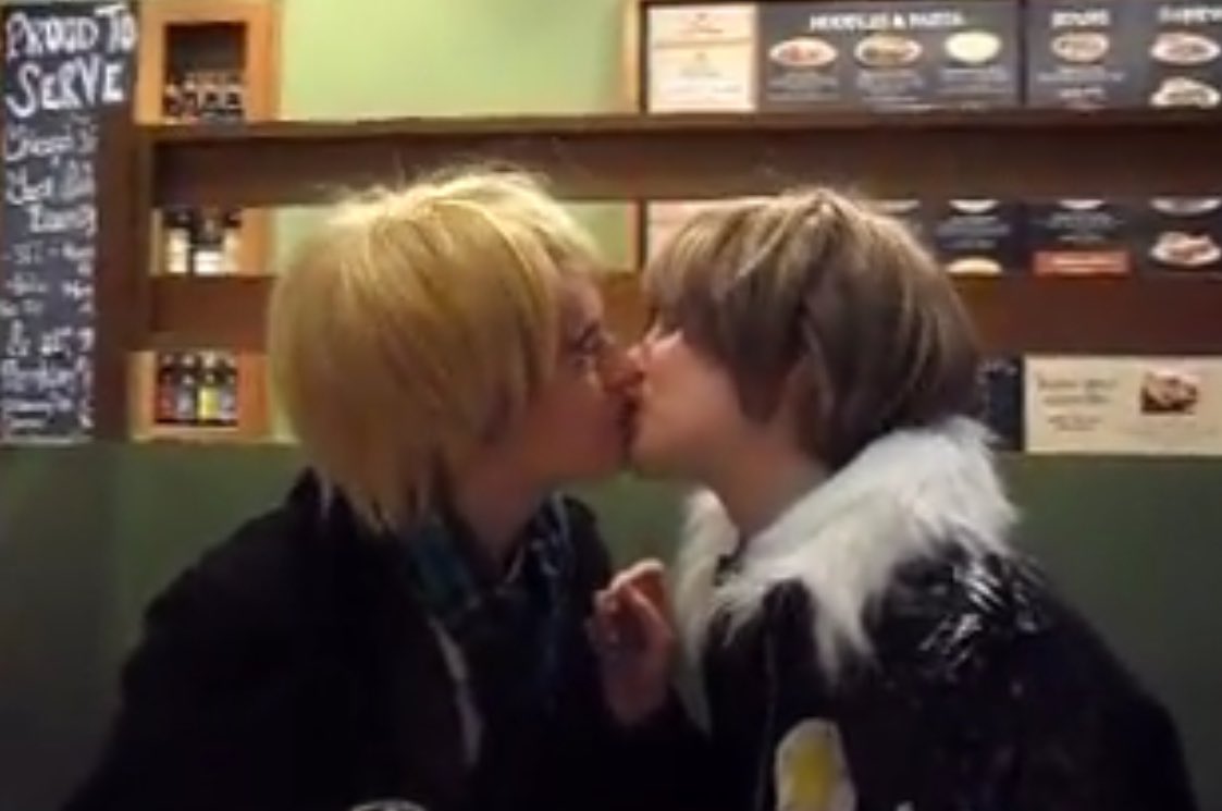 babymaker2004's tweet image. i wish i was a 2010s hetalia cosplayer