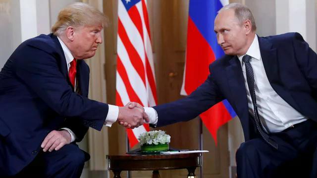 iProfesional's tweet image. Trump acorta el plazo y exige a Putin un alto el fuego en Ucrania en "10 o 12 días" ebx.sh/zHpmC6