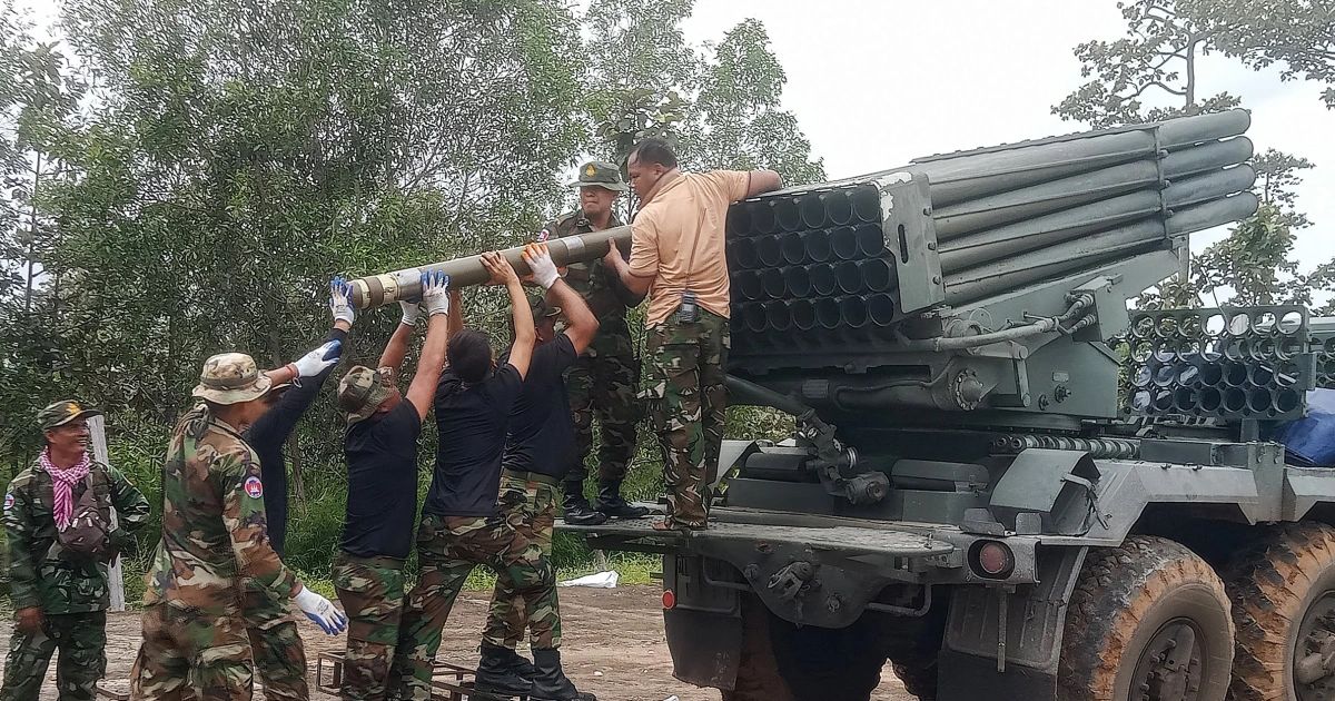 🚨🇹🇭🇰🇭 BREAKING: THAI ARMY SAYS CAMBODIA VIOLATED CEASEFIRE WITH MULTIPLE ATTACKS

Cambodia has conducted attacks at multiple locations in violation of a ceasefire agreement, a Thai army spokesman said on Tuesday.

This comes just one day after the two neighbours agreed to halt