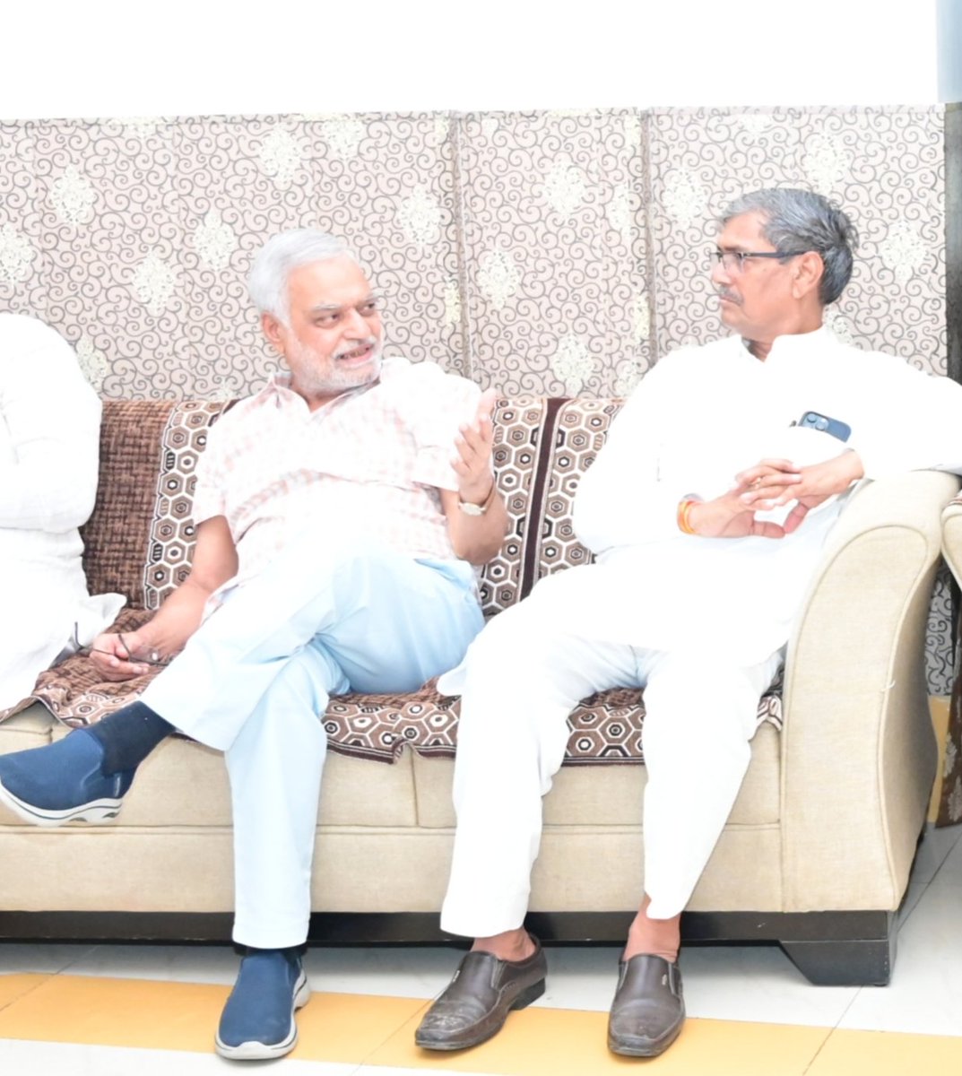 GhanshyamMahar_'s tweet photo. पूर्व विधानसभा अध्यक्ष एवं वरिष्ठ कांग्रेस नेता डॉ सीपी जोशी को जन्मदिन की हार्दिक शुभकामनाएं।

मैं ईश्वर से आपके दीर्घायु एवं अच्छे स्वास्थ्य की कामना करता हूं।

@drcpjoshi https://t.co/0t8rGD8HhJ