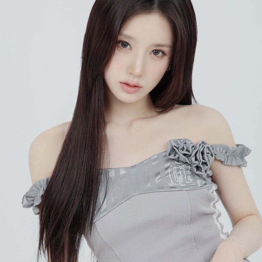 orbit12moons's tweet image. supermodel