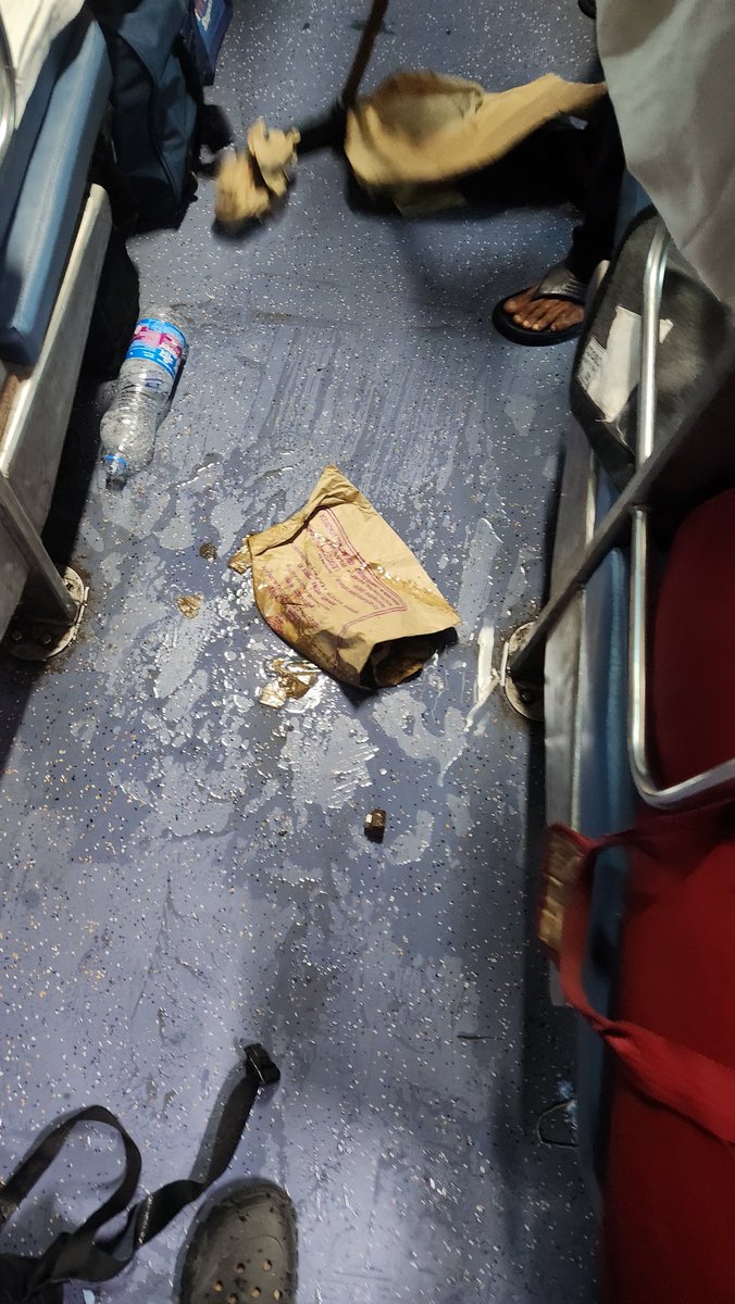 _mayanksahu's tweet photo. Travelling in 3AC, Duronto Express (12286) – PNR: 2935326939. Facing serious water leakage due to rain; luggage got completely wet, affecting passengers in multiple compartments. Is this the kind of service we expect from? @RailwaySeva @SCRailwayIndia @RailMadad @AshwiniVaishnaw https://t.co/NDkiUwjqRf