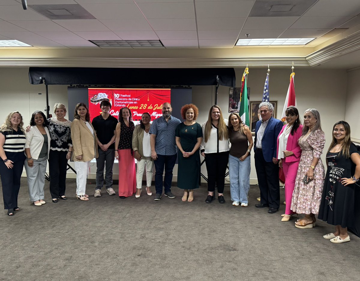 ConsulMexOrl's tweet image. Continua el 10° Festival Mexicano de Cine y Cortometrajes en Orlando, #ShortFilmFestOrl
En donde se proyectaron los cortometrajes de la categoría Presencia Migrante:
1. The Ballad of Tita and the Machines 🎬
2. Sin nuestras manos🎬
3. Chuparrosas 🎬
Junto con la presencia de…