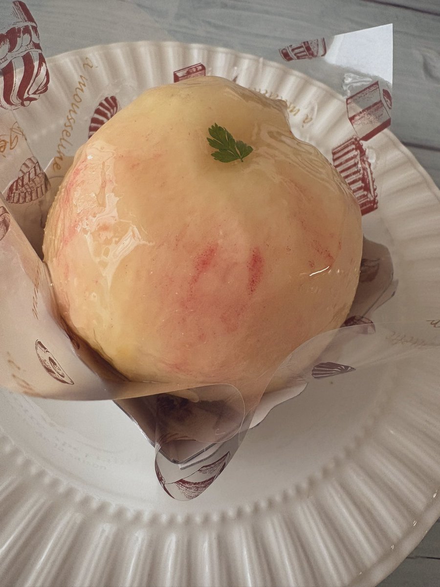 mismintoooo's tweet image. おたんじょびだからいくらでもケーキたべていいってききました