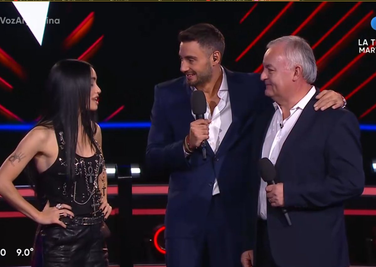 ElLauchaOkey's tweet image. LALI SE ROBÓ A OSCAR. BIEN BIEEEEEEEEN. Dios lloro😭😭😭 #LaVozArgentina