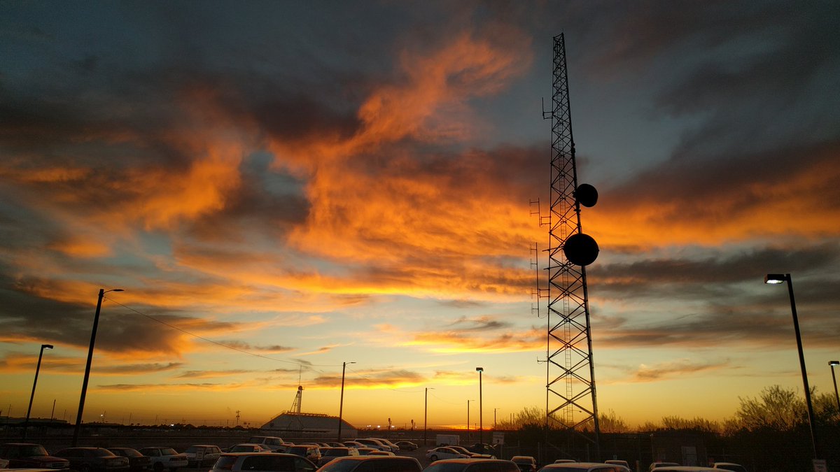 Sometimes the sky says more than words ever could. Just stand still… and let it remind you who you are.
#DesertSunset #SkyOnFire #EveningGlow #SignalTowerVibes #NatureVsMetal #NoFilterNeeded #SunsetTherapy #StillnessSpeaks #PeaceInTheChaos #DuskMagic