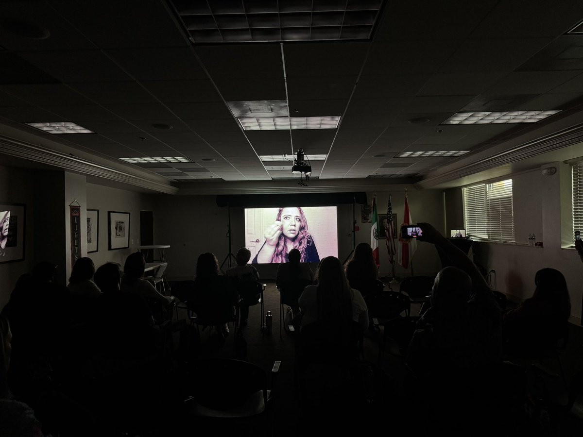 ConsulMexOrl's tweet image. Continua el 10° Festival Mexicano de Cine y Cortometrajes en Orlando, #ShortFilmFestOrl
En donde se proyectaron los cortometrajes de la categoría Empoderamiento y Visibilidad de la Mujer
1.No vuelve a pasar 🎬
2.No más violencia 🎬…