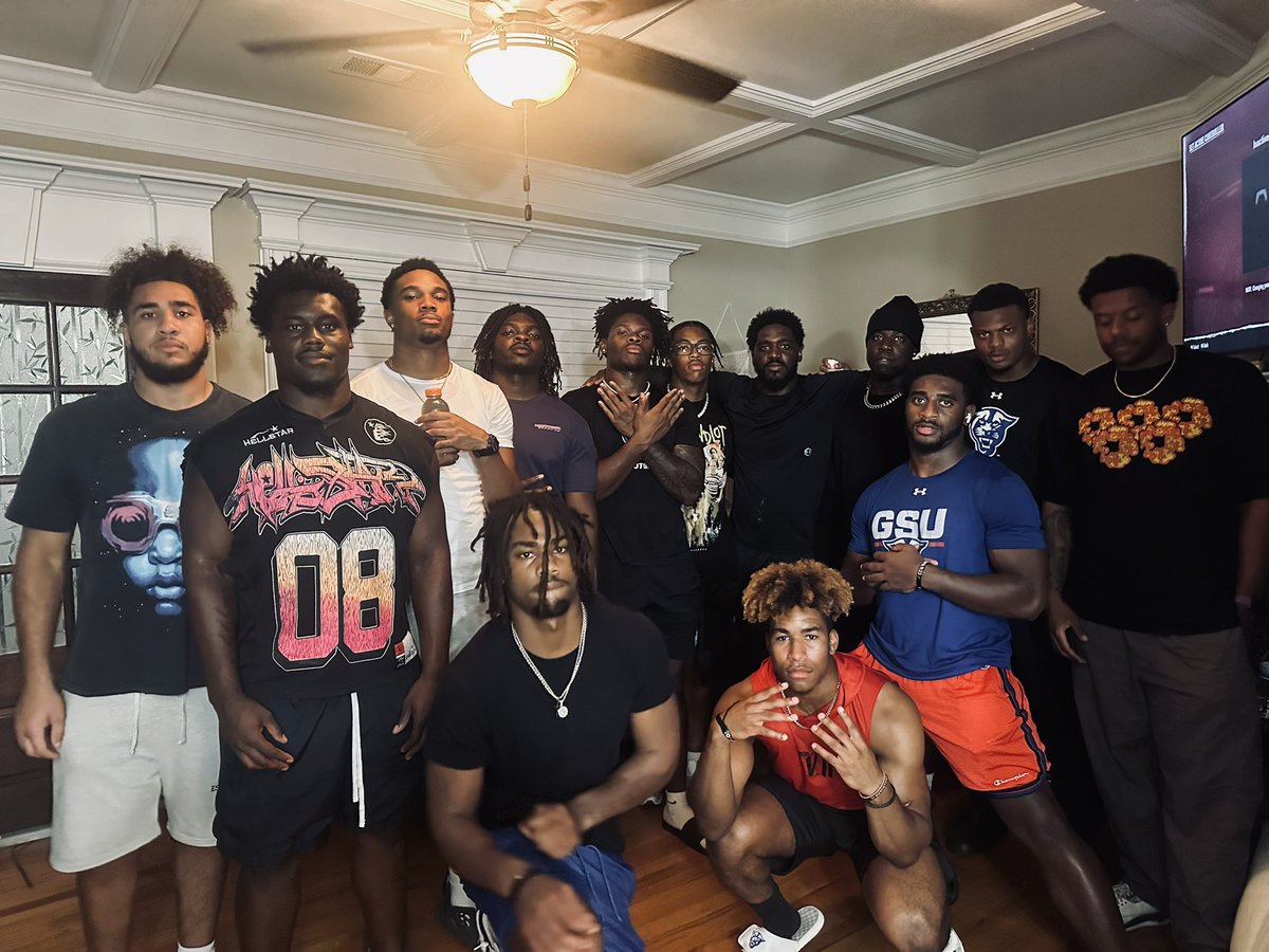 juwan “Coach JT” Taylor (@jttaylor_44) on Twitter photo 1st Annual ILB Cookout @begreat_main was on the grill This year! He checked out ✅
Rate 10/10! 
#outhitouthustle #goodvibesonly #LBs 1st Annual ILB Cookout @begreat_main was on the grill This year! He checked out ✅
Rate 10/10! 
#outhitouthustle #goodvibesonly #LBs