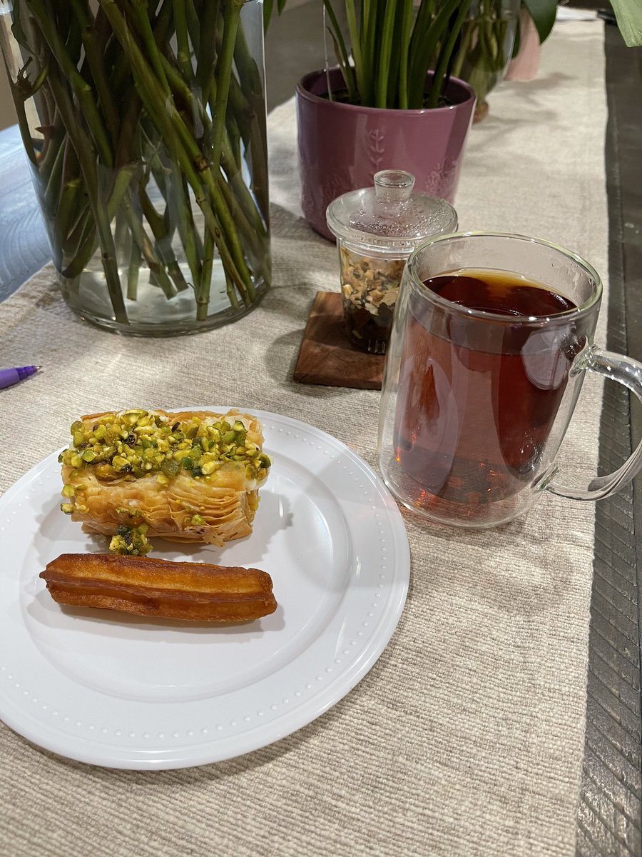 LusinJan1's tweet image. A cup of tea is a cup of peace 🫶🏻