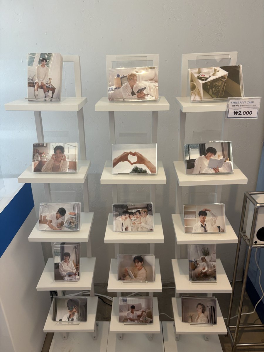 _fuse__BBE's tweet image. 팝업 엽서는 매일 다 바뀌는건 아니고 수량소진되면 일부 바꾸고 그런식이래요!! 예쁘다 퀄리티 미침…